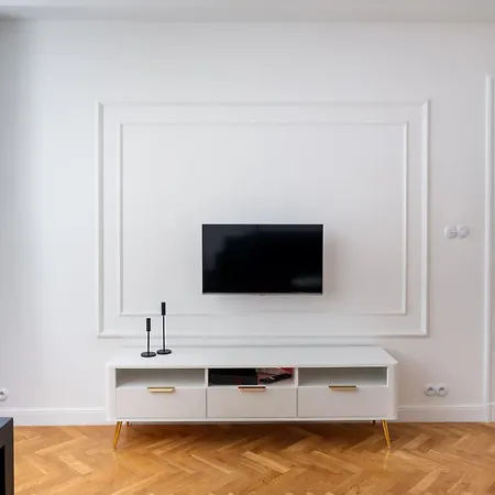 Szpitalna Centre By Bookinghost