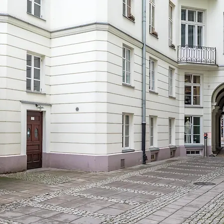 Szpitalna Centre By Bookinghost * Warschau